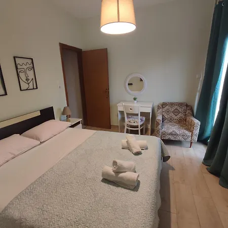 Apartment Dimis *